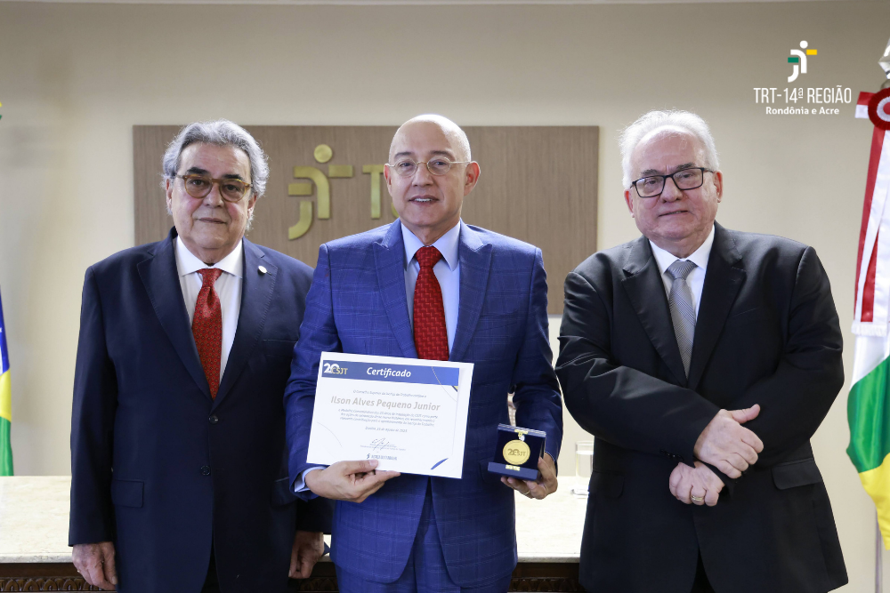 Presidente do TRT-14 é homenageado na cerimônia dos 20 anos do CSJT