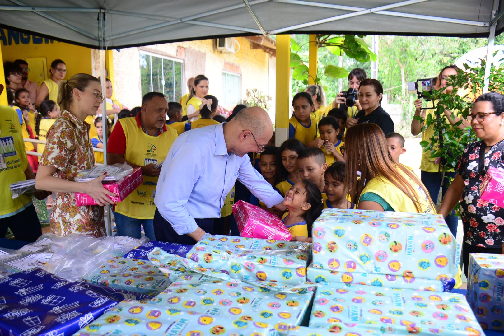Dia das Crianças especial escola rural na comunidade Colônia Viçosa em Porto Velho