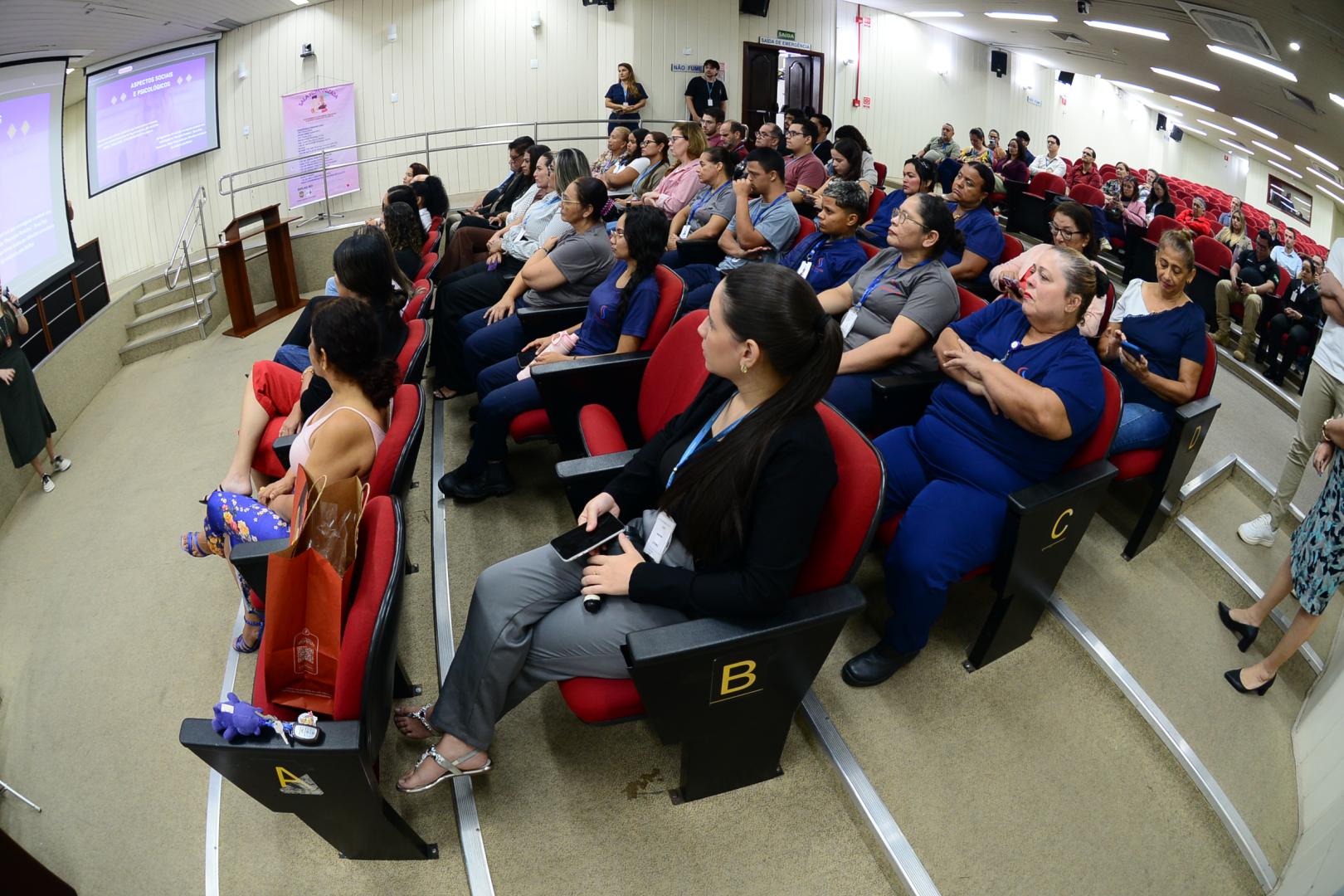 Auditório TRT-14 durante palestra