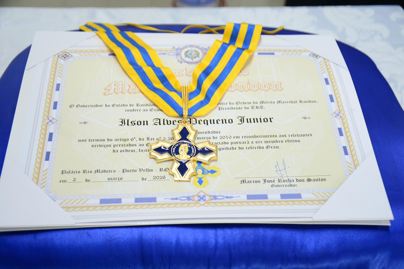 Presidente e vice-presidente e corregedor do TRT-14 recebem Medalha Marechal Rondon 