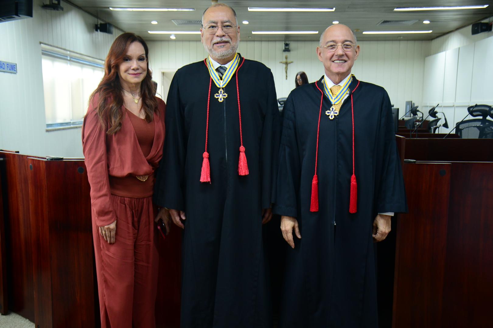 Presidente e vice-presidente e corregedor do TRT-14 recebem Medalha Marechal Rondon 