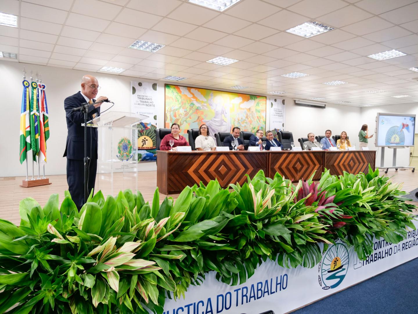 TRT-14 fortalece cooperação na Amazônia com acordo inédito e assinatura da Carta de Manaus