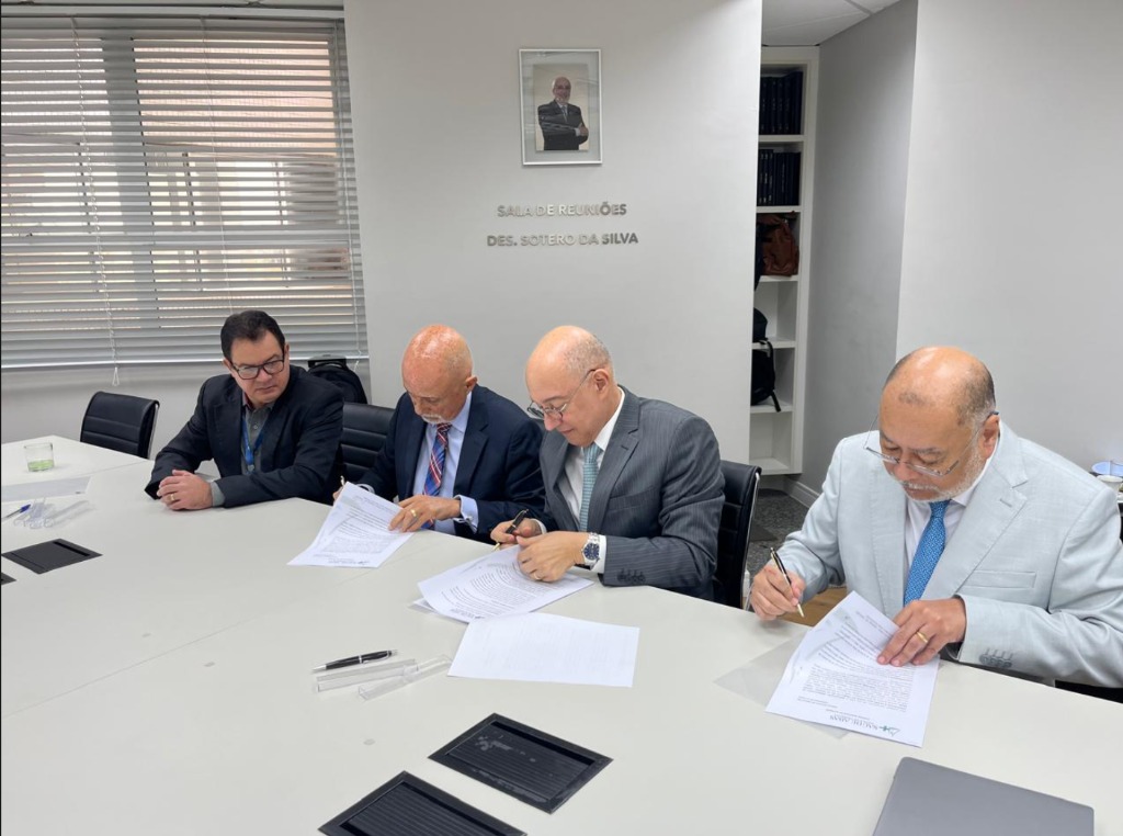 ABAS e TRT-14 fiABAS e TRT-14 firmam novas parcerias e ampliam benefícios de saúde para magistrados e servidoresrmam novas parcerias e ampliam benefícios de saúde para magistrados e servidores